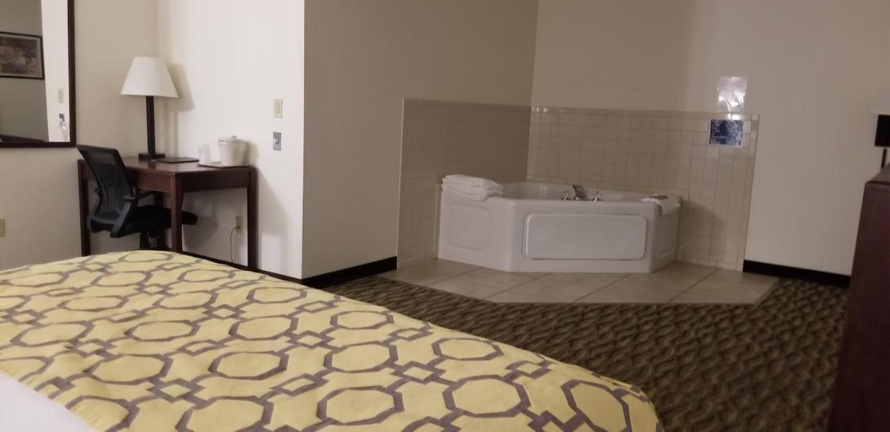 Hotel Baymont By Wyndham Harlan Esterno foto