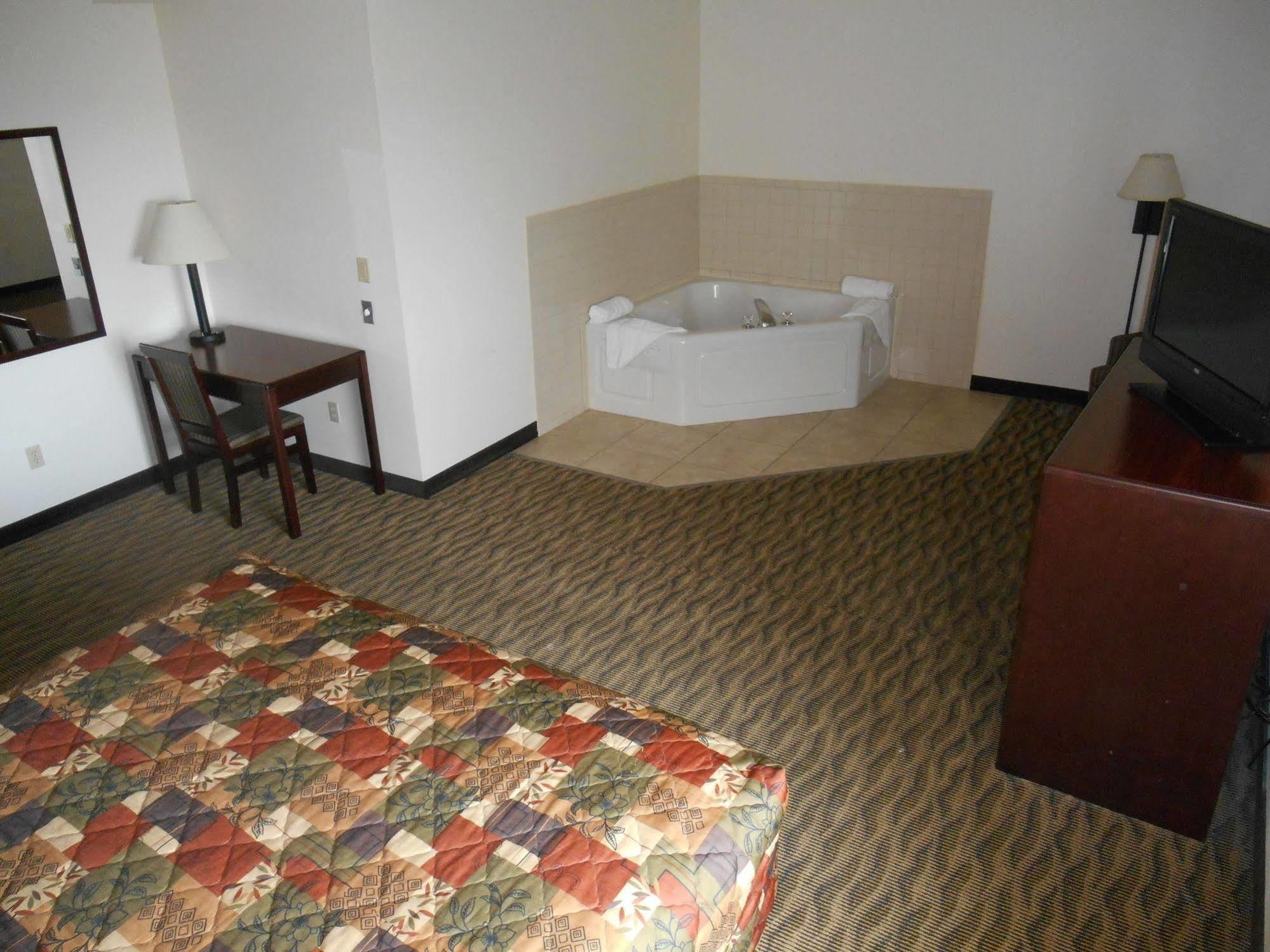 Hotel Baymont By Wyndham Harlan Esterno foto